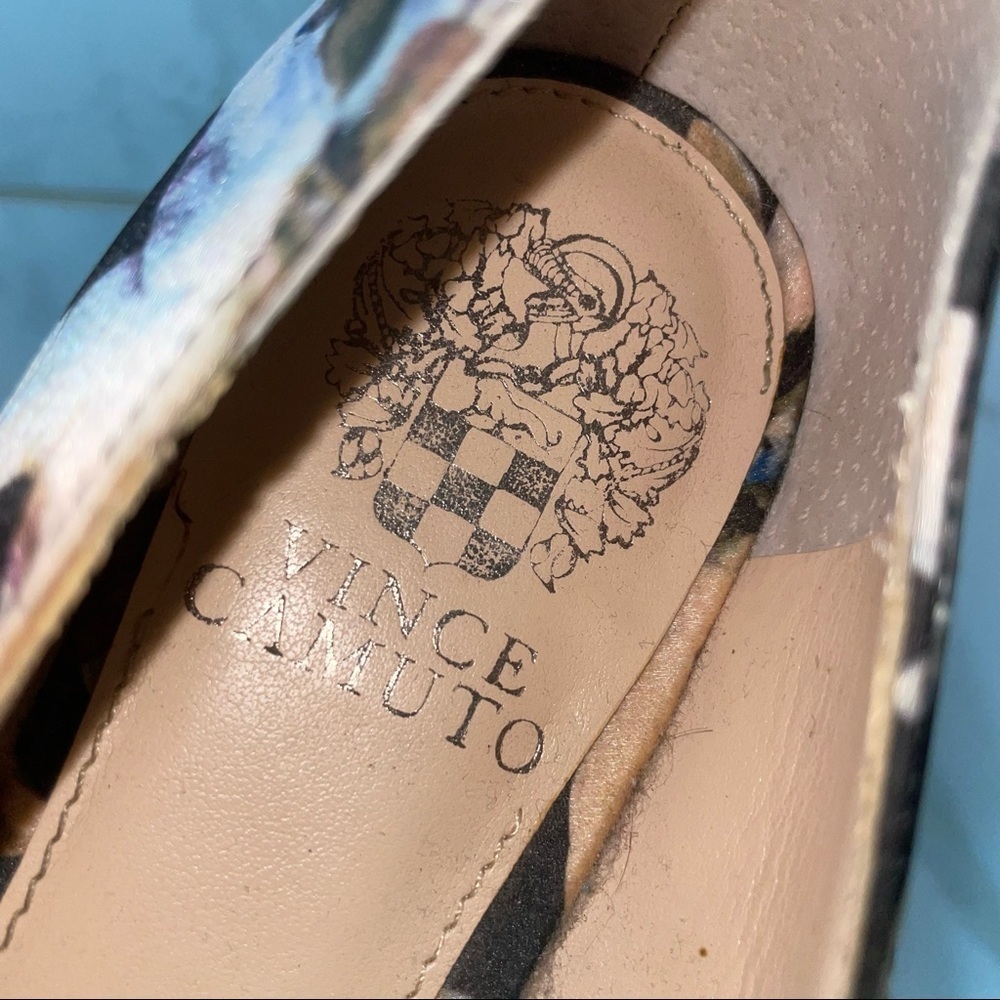 Vince Camuto Floral Flats - Picture 6 of 6